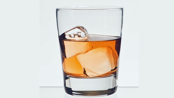 Ein Glas Whiskey © picture alliance/Bildagentur-online 