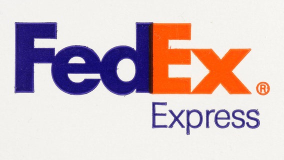 Das Bild zeigt das Logo von FedEx  Foto: imagebroker