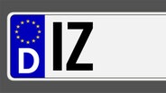 Ausschnitt eines Auto-Kennzeichens mit dem Kürzel IZ © fotolia Foto: cevahir87