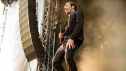 Sänger Bosse auf der Bühne beim Hurricane Festival 2019 in Scheeßel. © NDR/NJOY Foto: Benjamin Hüllenkremer