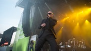 "Give Me Everthing", "I Know You Want Me" - Pitbull ist auf der Bühne und rockt die Starshow 2012. © NDR Foto: Sebastian Gerhard / fotografirma