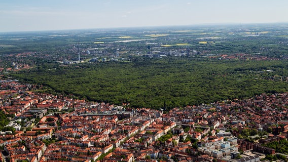 Eine Luftaufnahme von der Eilenriede in Hannover. © picture alliance / dpa Foto: Ulrich Stamm