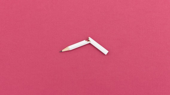 Ein zerbrochener Bleistift. © Marie Maerz / photocase.de 