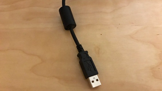 Ein USB-Kabel im Detail. © NDR/N-JOY 