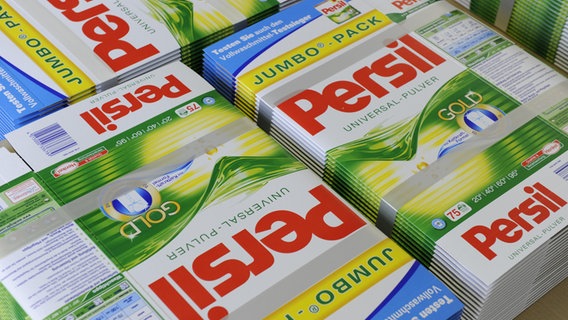 Mehrere Waschmittel-Packungen von Persil. © picture alliance/imageBROKER Foto: Felix Vogel