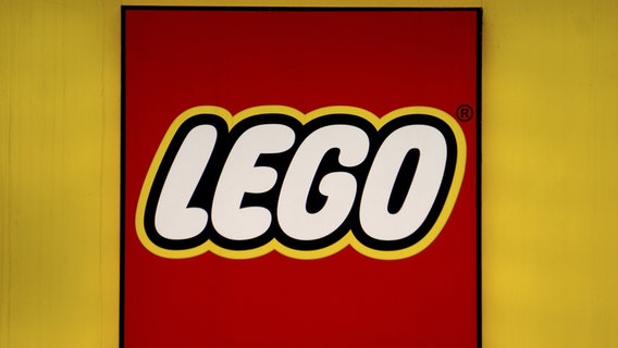 Das Logo von Lego. © picture alliance / AP Images Foto: Michael Sohn