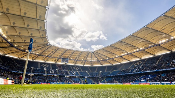 Übersicht des Hamburger Volksparkstadion, Heimspielstätte des HSV. © picture alliance / xim.gs Foto: xim.gs / Philipp Szyza