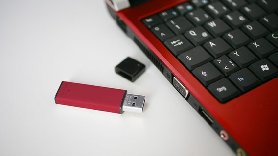 USB-Stick © NDR-Online Bildredaktion Foto: C.Raczka / NDR-Online Bildredaktion