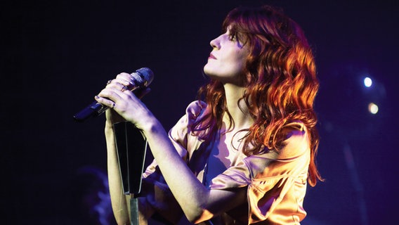 Florence Welch ist Sängerin der Band Florence and The Machine. © Universal 