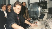 Torsten Engel 1994 am Mischpult bei N-JOY © N-JOY 