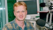 Jochen Meier 1996 als Moderator bei N-JOY © NDR 