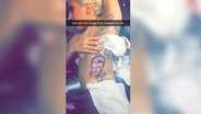 Das Bild zeigt das neue Tattoo von Lady Gaga: das Gesicht des verstorbenen Musikers David Bowie. © Lady Gaga Foto: Screenshot